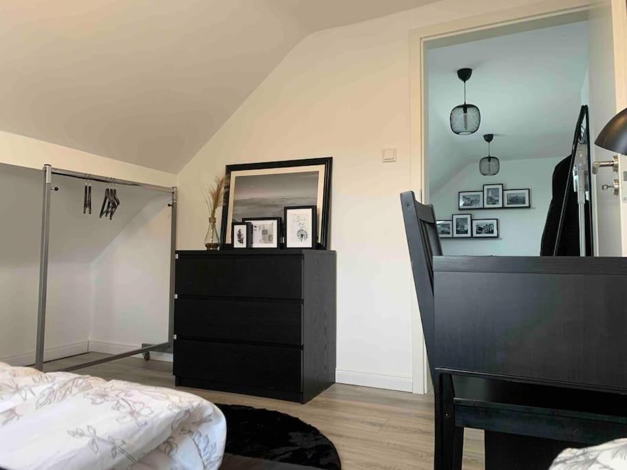 5Minuten Von Der City Entfernte Wohnung Mit Parkpl Bielefeld Buitenkant foto